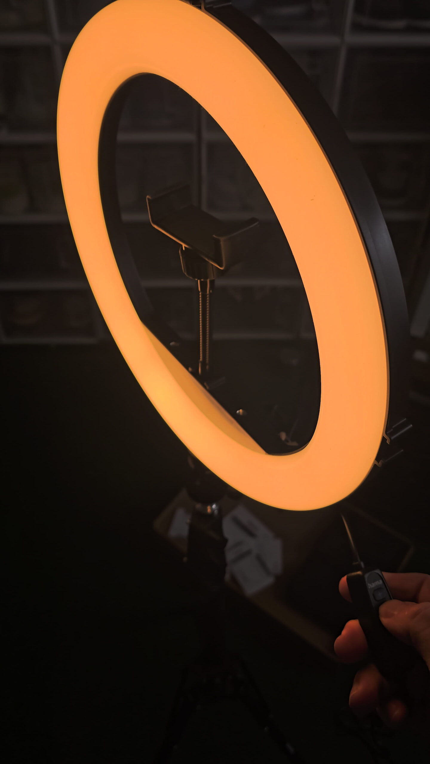 Hama LED-Ringleuchte SpotLight Steady 120 III im Test – Viel Licht für wenig Geld - PlayStationInfo