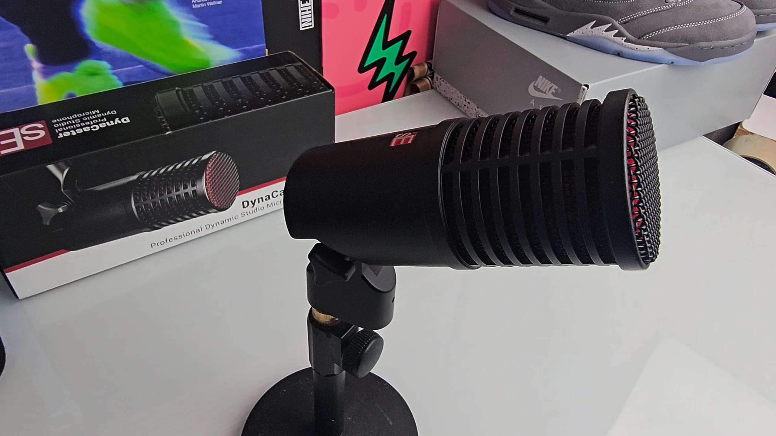 sE Electronics DynaCaster DCM8 im Test – Starkes Broadcast-Mikrofon für Streaming, Podcast und YouTube - PlayStationInfo